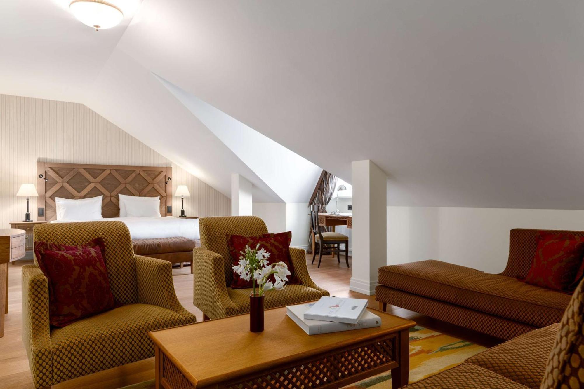 แกรนด์ โฮเต็ล เคมปินสกี้ ไฮ ทาแทรส Hotel Strbske Pleso ภายนอก รูปภาพ