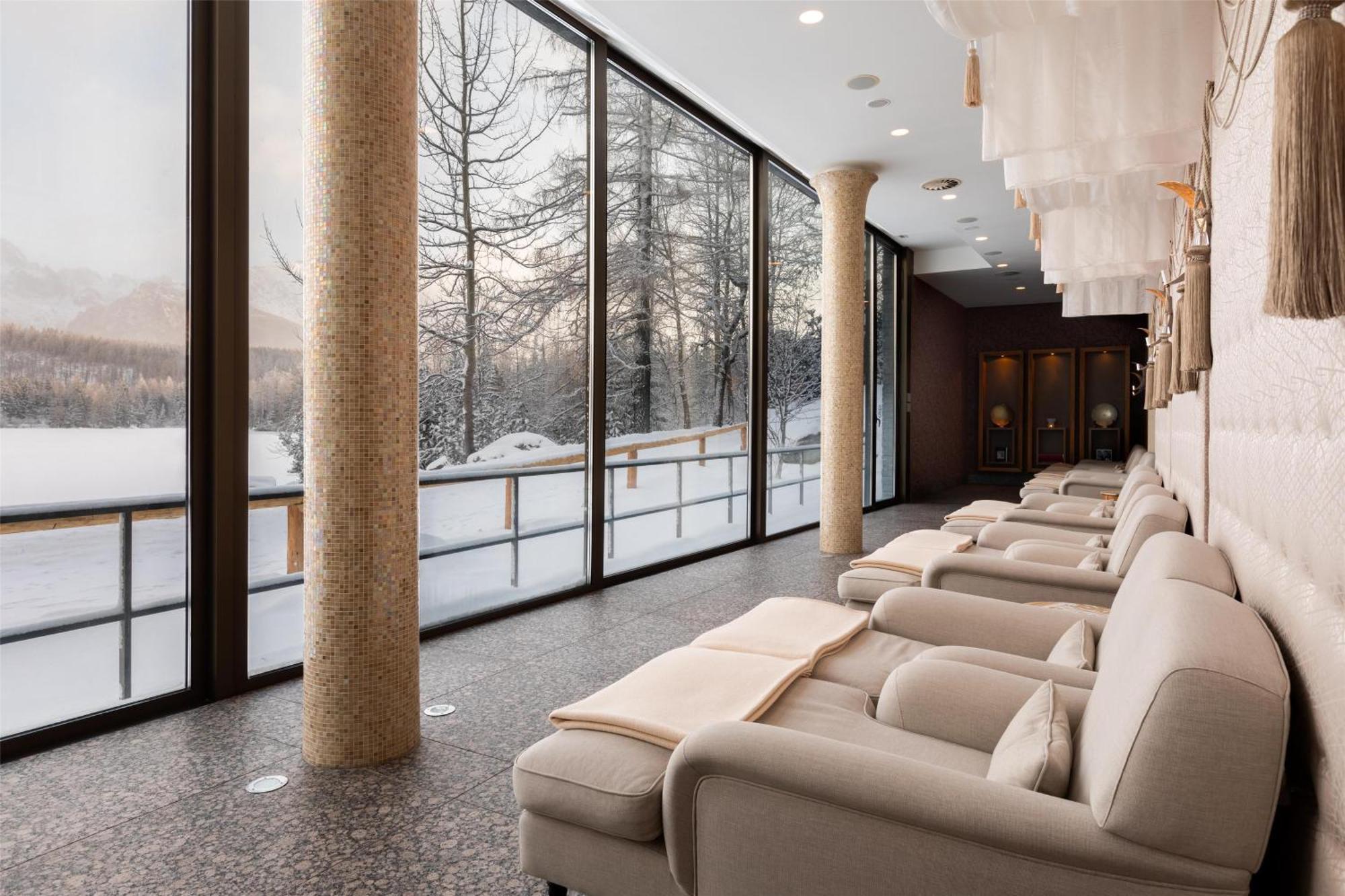 แกรนด์ โฮเต็ล เคมปินสกี้ ไฮ ทาแทรส Hotel Strbske Pleso ภายนอก รูปภาพ