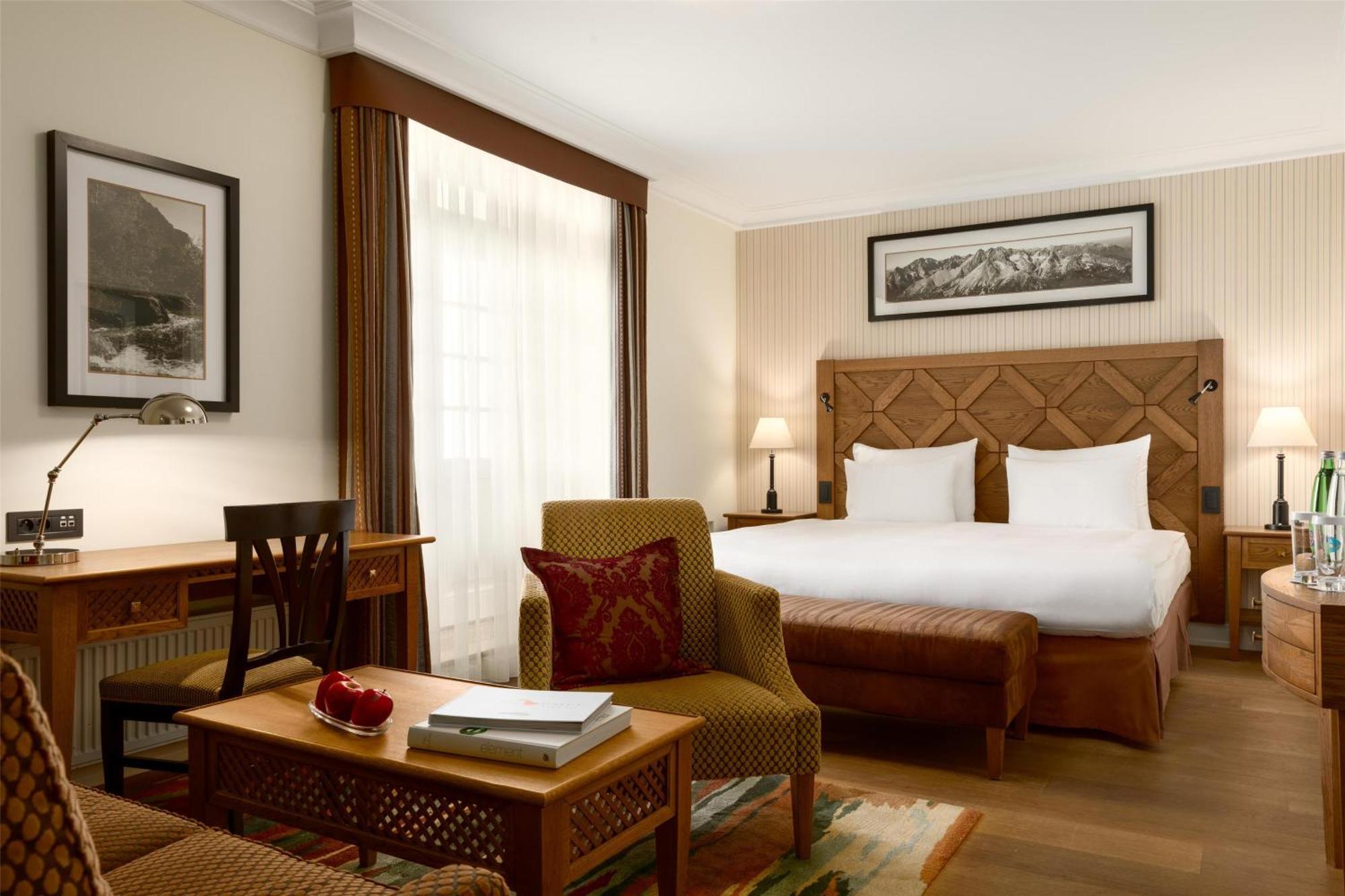 แกรนด์ โฮเต็ล เคมปินสกี้ ไฮ ทาแทรส Hotel Strbske Pleso ภายนอก รูปภาพ