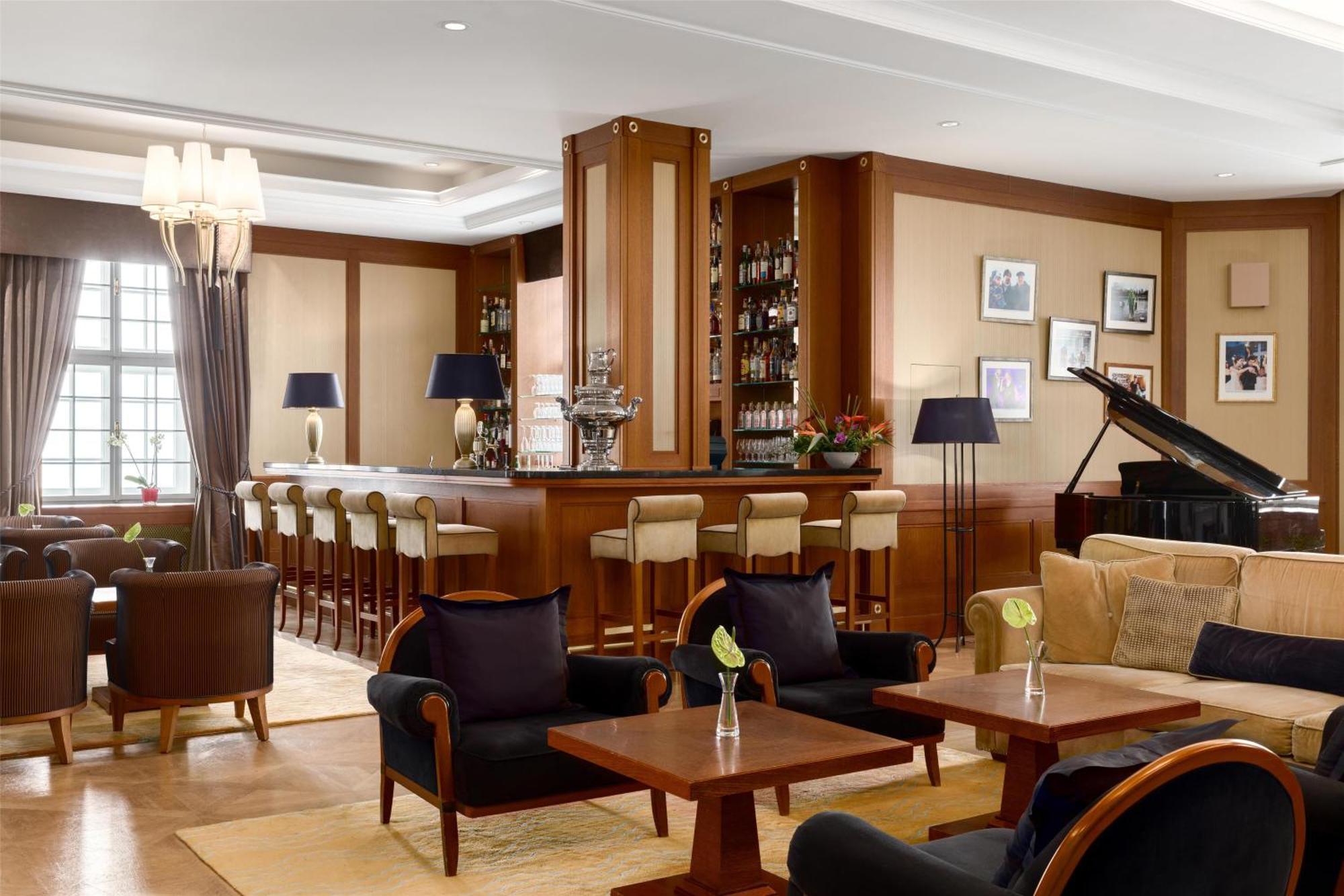 แกรนด์ โฮเต็ล เคมปินสกี้ ไฮ ทาแทรส Hotel Strbske Pleso ภายนอก รูปภาพ