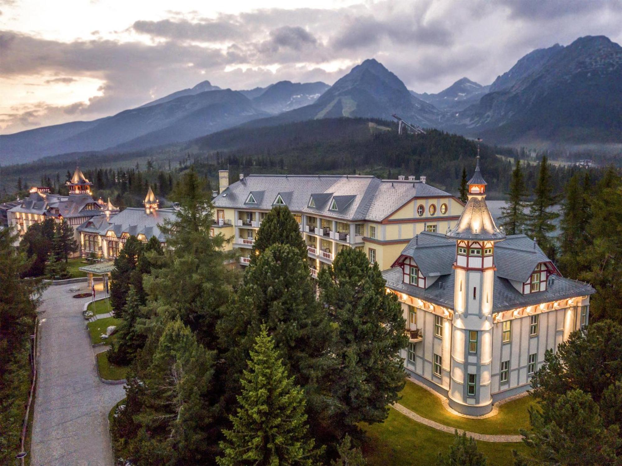 แกรนด์ โฮเต็ล เคมปินสกี้ ไฮ ทาแทรส Hotel Strbske Pleso ภายนอก รูปภาพ