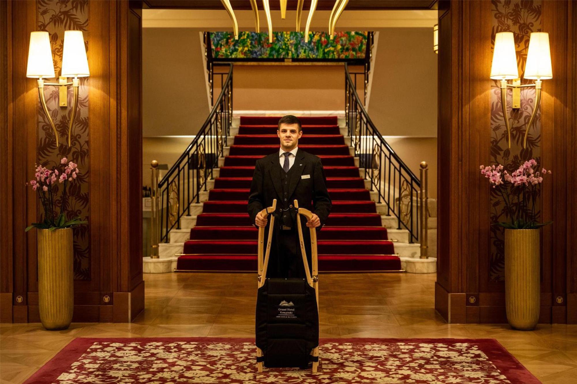 แกรนด์ โฮเต็ล เคมปินสกี้ ไฮ ทาแทรส Hotel Strbske Pleso ภายนอก รูปภาพ